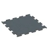 Fitness Performance Elite pavimento sportivo von WARCO im Farbdesign Verde felce mit den Abmessungen 50 x 50 x 1 cm | 0,25 m². Produktfoto von Artikel 6163 in der Aufsicht von schräg vorne.