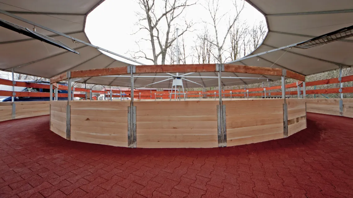 Beispielhafte Verlegung für den Artikel 0036 von WARCO - Gummi-Verbundpflaster, Farbton Anthrazit in der Abmessung 200 x 165 x 43 mm | 0,0278 m².