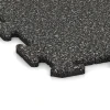 Detailaufnahme der Randausprägung von WARCO-Produkt 0314, Tappetino fitness 18 mm, Format 100 x 100 x 1,8 cm | 1,00 m², Farbe Granito grigio scuro.