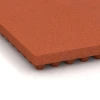 Detailaufnahme der Randausprägung von WARCO-Produkt 3644, Tappeto da stalla di lusso, Format 100 × 50 × 5,5 cm, Farbe Rosso mattone.