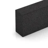 Detailaufnahme der Randausprägung von WARCO-Produkt 7028, Gradino in gomma granulare, Format 100 x 30 x 15 cm, Farbe Antracite.