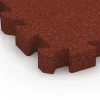Detailaufnahme der Randausprägung von WARCO-Produkt 6310, Piastra antitrauma ad incastro puzzle, Format 50 x 50 x 6 cm | 0,25 m², Farbe Rosso mattone.