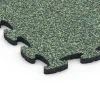 Detailaufnahme der Randausprägung von WARCO-Produkt 6780, Pavimento gomma palestra, Format 44,6 x 44,6 x 1,8 cm, Farbe Prato inglese.