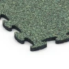 Detailaufnahme der Randausprägung von WARCO-Produkt 6825, Fitness Active Floor System, Format 44,6 x 44,6 x 1,8 cm, Farbe Englischer Rasen.