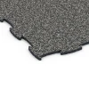 Detailaufnahme der Randausprägung von WARCO-Produkt 6832, Fitness Active pavimento, Format 97,1 x 97,1 × 1,8 cm, Farbe Granito grigio scuro.