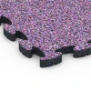 Detailaufnahme der Randausprägung von WARCO-Produkt 6936, Pavimentazione antitrauma puzzle, Format 44,6 x 44,6 × 2,8 cm, Farbe Lavanda.