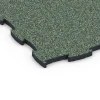 Detailaufnahme der Randausprägung von WARCO-Produkt 6852, Fitness Active pavimento, Format 97,1 x 97,1 x 2,8 cm, Farbe Prato inglese.