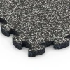 Detailaufnahme der Randausprägung von WARCO-Produkt 6769, Pavimento bordo piscina, Format 28,9 x 28,9 x 1,8 cm, Farbe Granito grigio scuro.