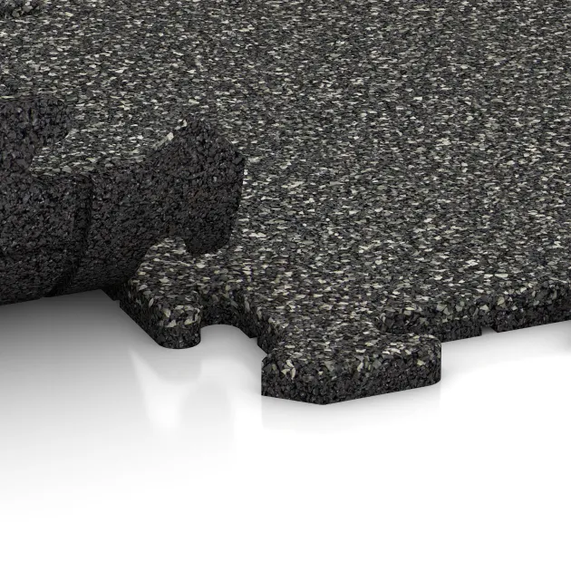 Le gros plan sur le système de connexion des revêtements de sol WARCO 3897 - Revêtement sportif pour chiens HD en couleur Granit foncé. Les dimensions 500 x 500 x 18 mm.