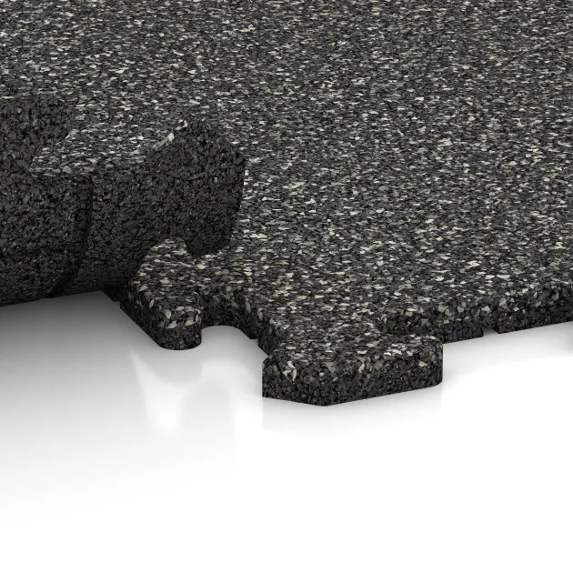 Le gros plan sur le système de connexion des revêtements de sol WARCO 3939 - Revêtement sportif pour chiens HD en couleur Granit foncé. Les dimensions 1000 x 1000 x 18 mm.