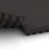 Großaufnahme vom Verbindungssystem von WARCO-Boden 3643 - Tappeto per scuderia di lusso im Farbdesign Antracite. Abmessungen 1000 x 500 x 55 mm.