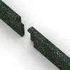 Le gros plan sur le système de connexion des revêtements de sol WARCO 2259 - Plinthe en couleur Pelouse anglaise. Les dimensions 750 x 80 x 20 mm.