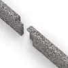 Le gros plan sur le système de connexion des revêtements de sol WARCO 4611 - Plinthe en couleur Gris mélange. Les dimensions 750 x 80 x 20 mm.