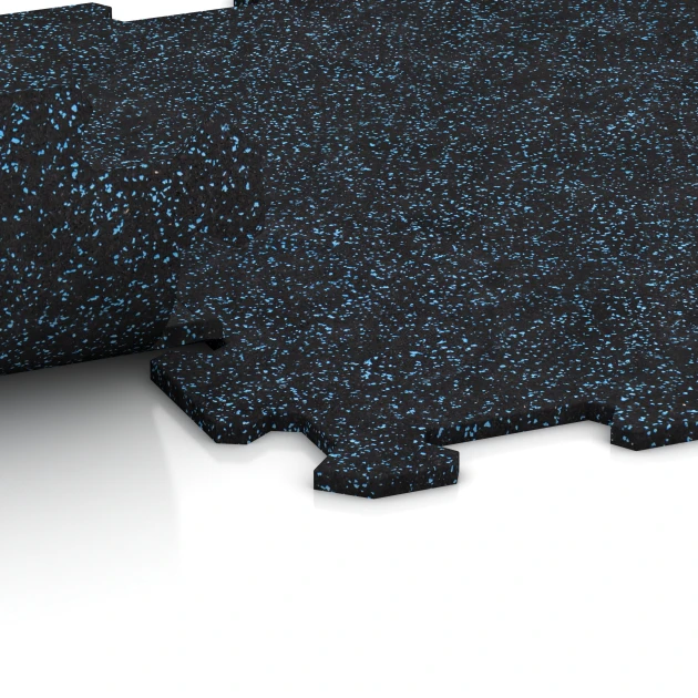 Le gros plan sur le système de connexion des revêtements de sol WARCO 0917 - Sol de Fitness Compact en couleur Bleu doux moucheté. Les dimensions 485 x 485 x 8 mm | 0,235 m².