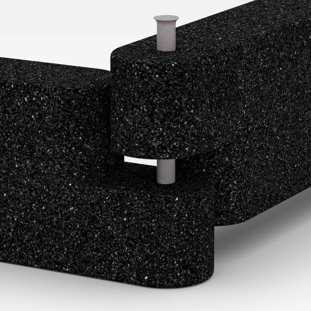 Großaufnahme vom Verbindungssystem von WARCO-Boden 6639 - Cordolo in gomma im Farbdesign Antracite. Abmessungen 100 x 15 x 30 cm.