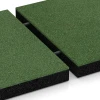 Großaufnahme vom Verbindungssystem von WARCO-Boden 6267 - Fallschutzplatte – 180 cm im Farbdesign Grasgrün. Abmessungen 50 x 50 x 6 cm.