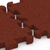 Großaufnahme vom Verbindungssystem von WARCO-Boden 6624 - Gehwegplatte im Farbdesign Ziegelrot. Abmessungen 50 x 50 x 4 cm | 0,25 m².