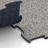 Großaufnahme vom Verbindungssystem von WARCO-Boden 6869 - Fitness Max Floor System im Farbdesign Grauer Granit. Abmessungen 97,1 x 97,1 × 1,8 cm.