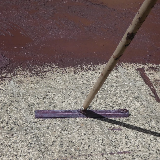 La vue du dessous ou de la face inférieure, c’est-à-dire la face inférieure de la pièce moulée WARCO 0025 - ALLESDICHT – Étanchéité au format 25 kg | 7,6 m².