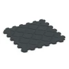 La vue du dessous ou de la face inférieure, c’est-à-dire la face inférieure de la pièce moulée WARCO 6323 - Tapis de protection de sol fitness au format 102,5 x 102,5 x 2,5 cm | 1,05 m².