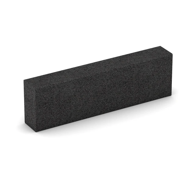 Foto der hinteren Seite vom unsymmetrischen WARCO-Formteil 7028: Blockstufe aus Gummigranulat, Design Anthrazit, Maße 100 x 30 x 15 cm.